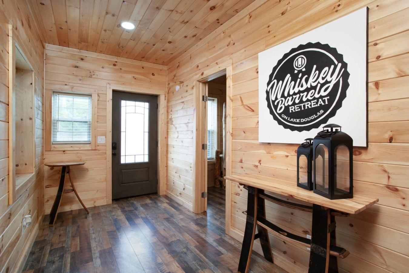Вилла Whiskey Barrel W Hot Tub Arcade Game Fire Pit Севьервилл Экстерьер фото